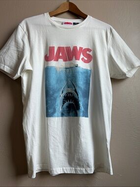 Men’s Iconic 80’s Jaws Movie T-Shirt. Size Medium. 100% Cotton.
